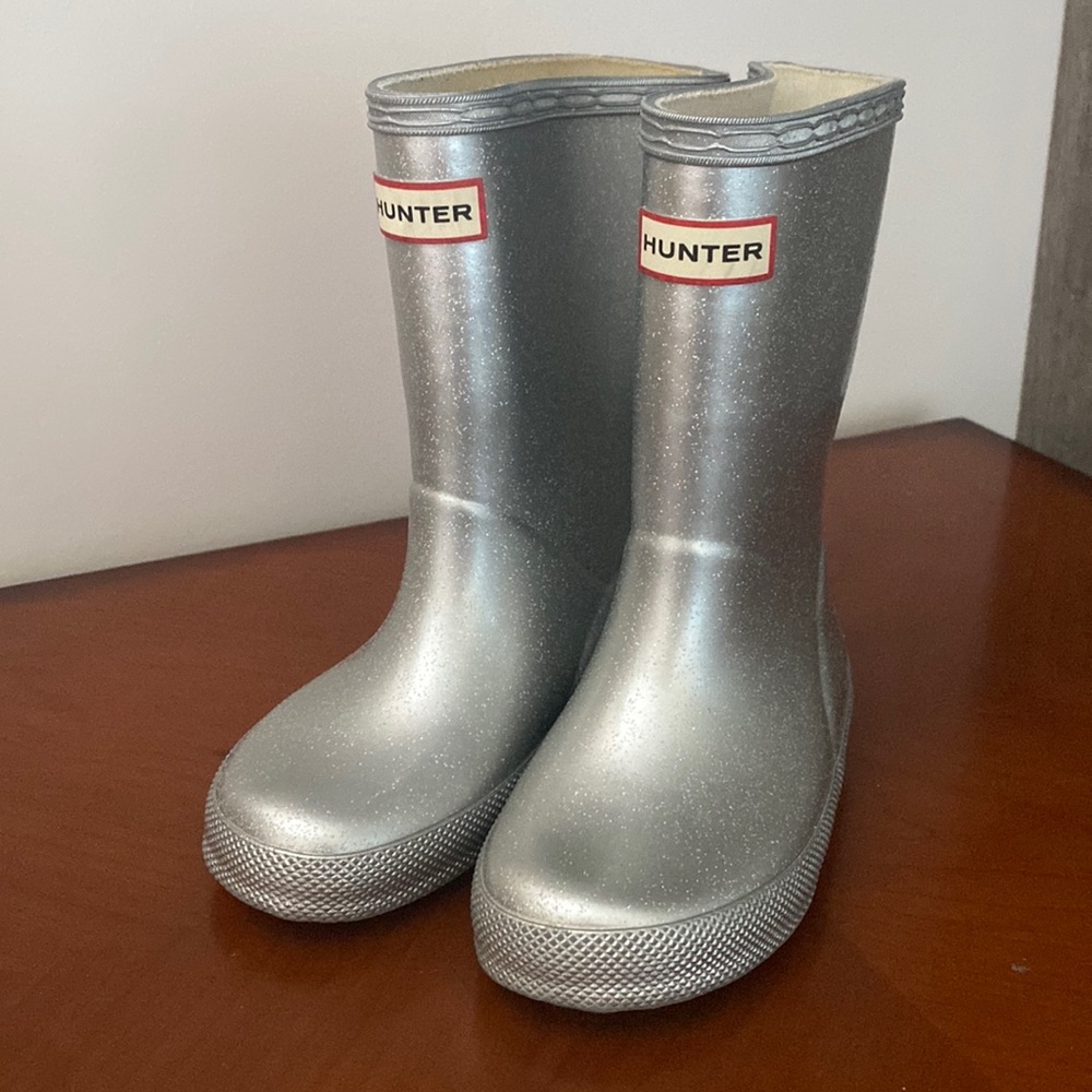 Girls Hunter  glitter rain boots, us size 8 UK size 7